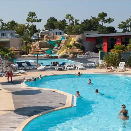 Mobil Avec Terrasse - 3 Chambres, Cuisine Equipee - Api-1-52-1179 Camping Saint-Jean-de-Monts