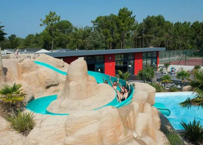 Mobil Avec Terrasse - 3 Chambres, Cuisine Equipee - Api-1-52-1179 * Saint-Jean-de-Monts