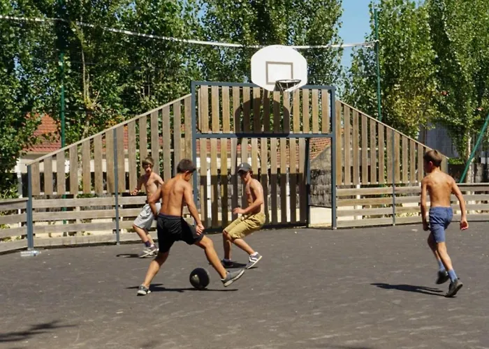 Parque de Campismo Mobil Avec Terrasse - 3 Chambres, Cuisine Equipee - Api-1-52-1179 Saint-Jean-de-Monts