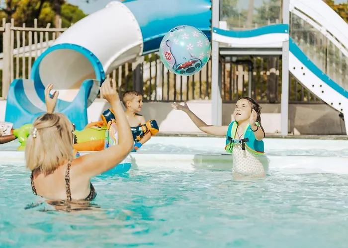 Parque de Campismo Mobil Avec Terrasse - 3 Chambres, Cuisine Equipee - Api-1-52-1179