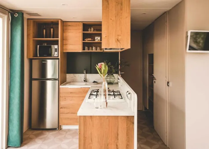 Camping Mobil Avec Terrasse - 3 Chambres, Cuisine équipée - Api-1-52-1179