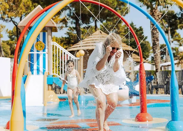 Mobil Avec Terrasse - 3 Chambres, Cuisine équipée - Api-1-52-1179