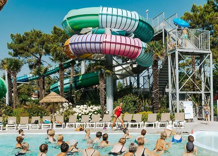 Mobil Avec Terrasse - 3 Chambres, Cuisine équipée - Api-1-52-1179